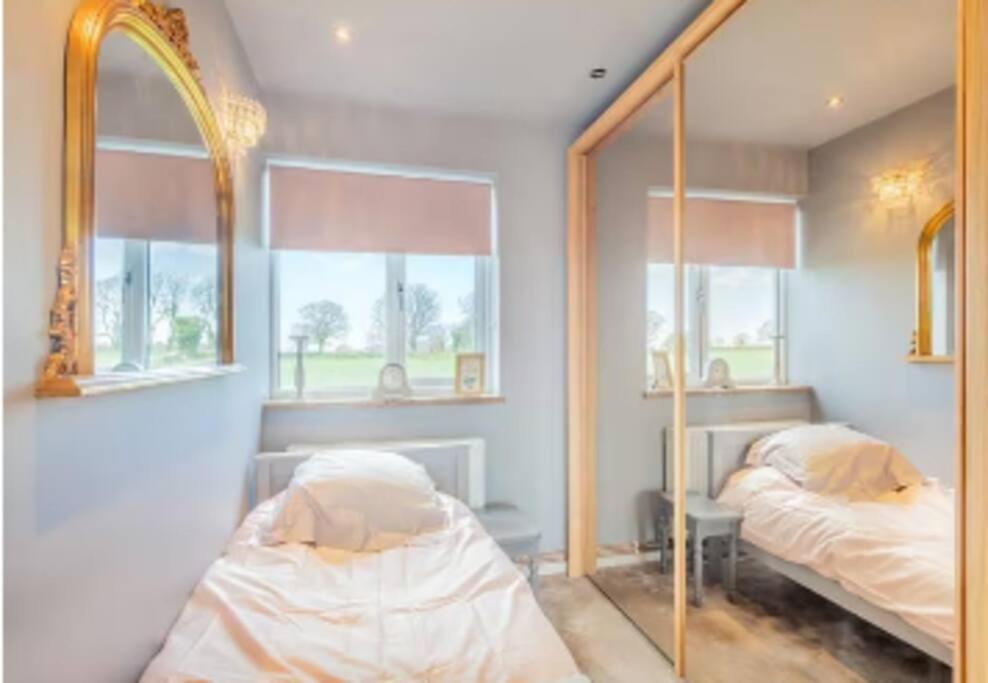 Covehithe House-Coastal Luxury- Sleeps 12-With Huge Swimspa! Wrentham Екстериор снимка