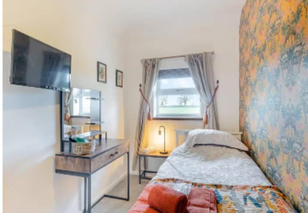 Covehithe House-Coastal Luxury- Sleeps 12-With Huge Swimspa! Wrentham Екстериор снимка