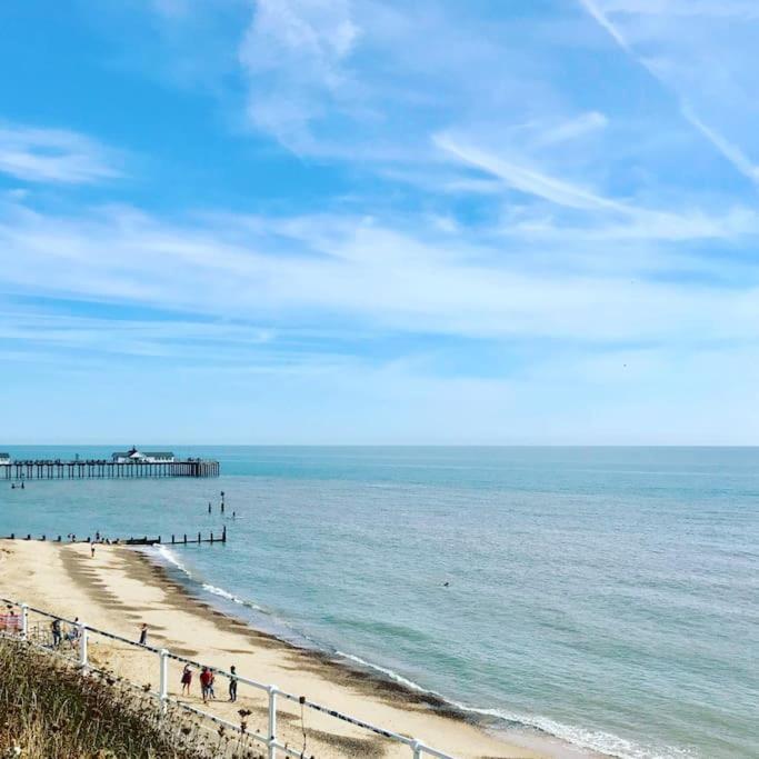 Covehithe House-Coastal Luxury- Sleeps 12-With Huge Swimspa! Wrentham Екстериор снимка