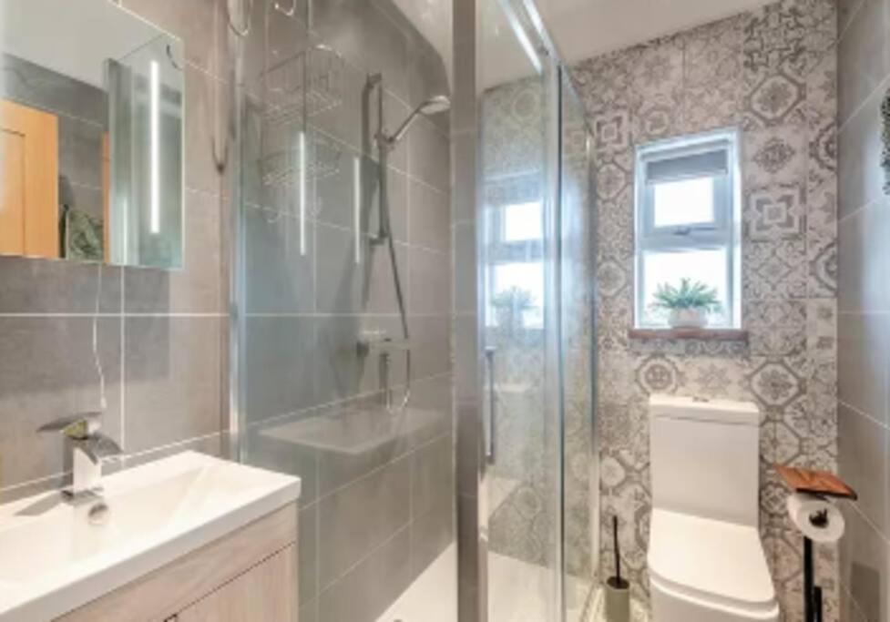 Covehithe House-Coastal Luxury- Sleeps 12-With Huge Swimspa! Wrentham Екстериор снимка