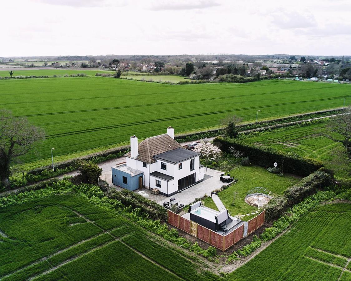 Covehithe House-Coastal Luxury- Sleeps 12-With Huge Swimspa! Wrentham Екстериор снимка