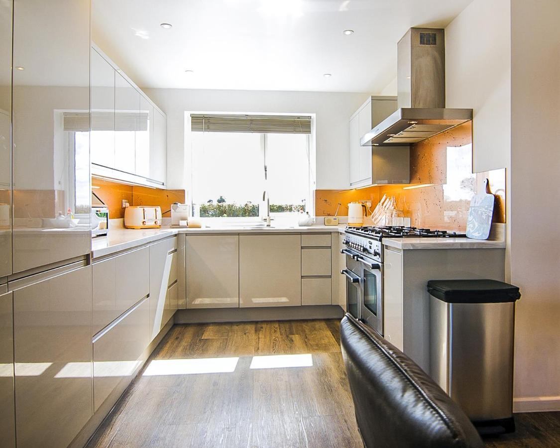 Covehithe House-Coastal Luxury- Sleeps 12-With Huge Swimspa! Wrentham Екстериор снимка