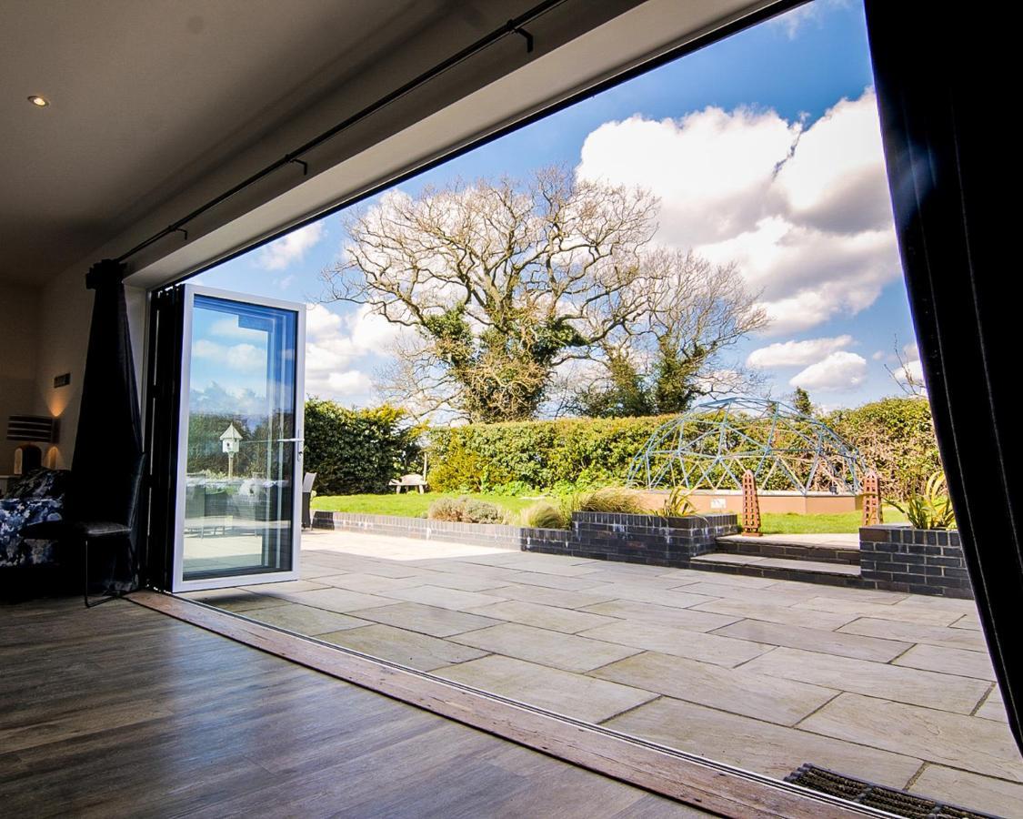 Covehithe House-Coastal Luxury- Sleeps 12-With Huge Swimspa! Wrentham Екстериор снимка